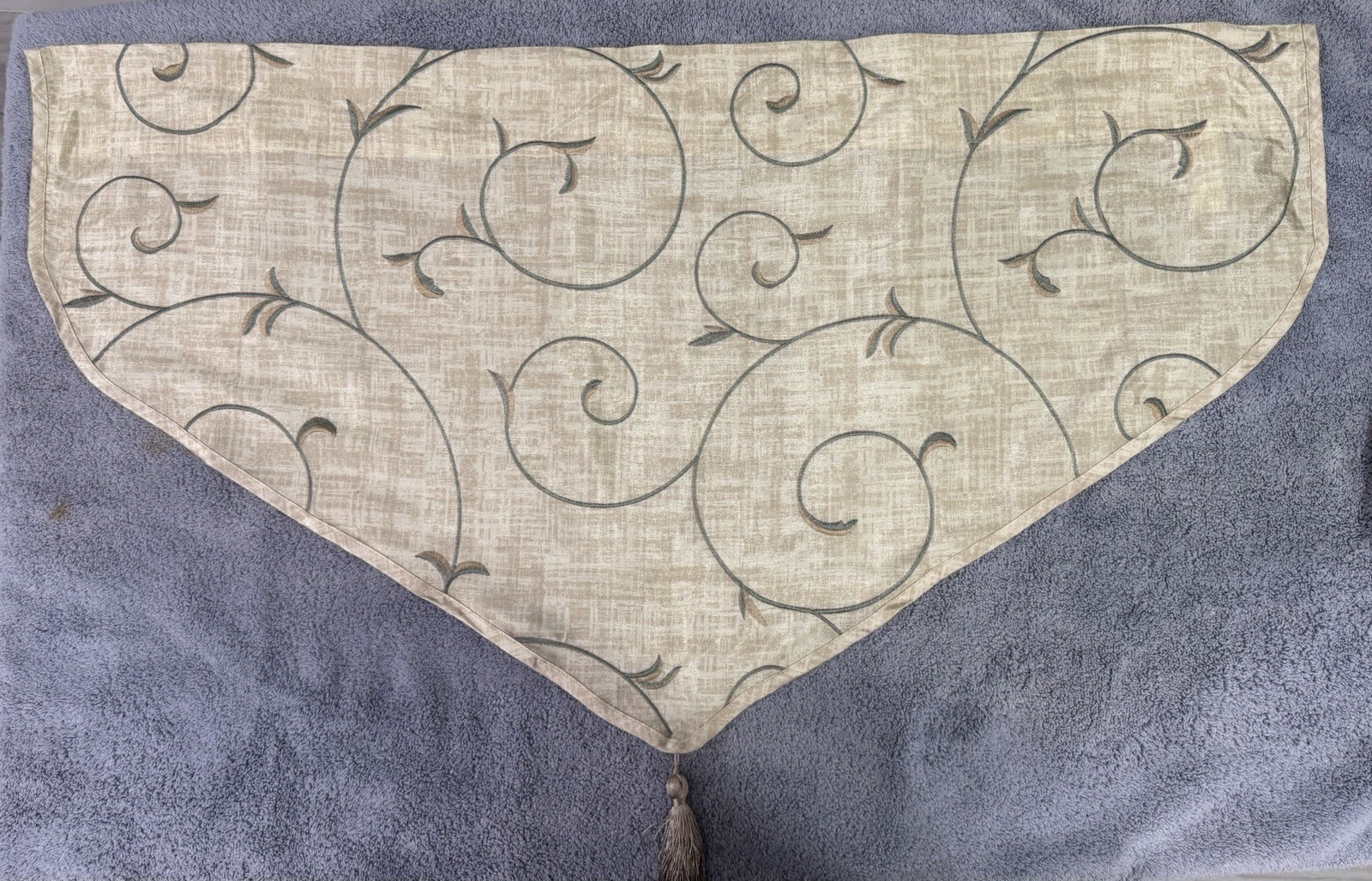 Style selection red pocket valance Embroidery set Of 4