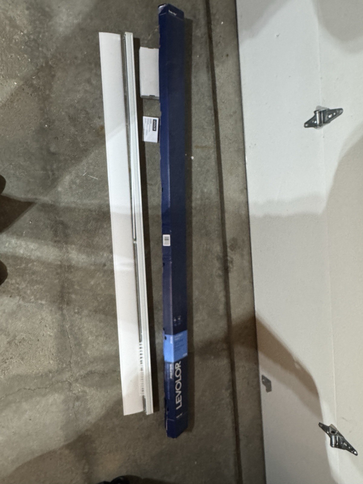 LEVOLOR Trim+Go Vertical blind Head rail. 78”W Can Be Trimmed To 42”W