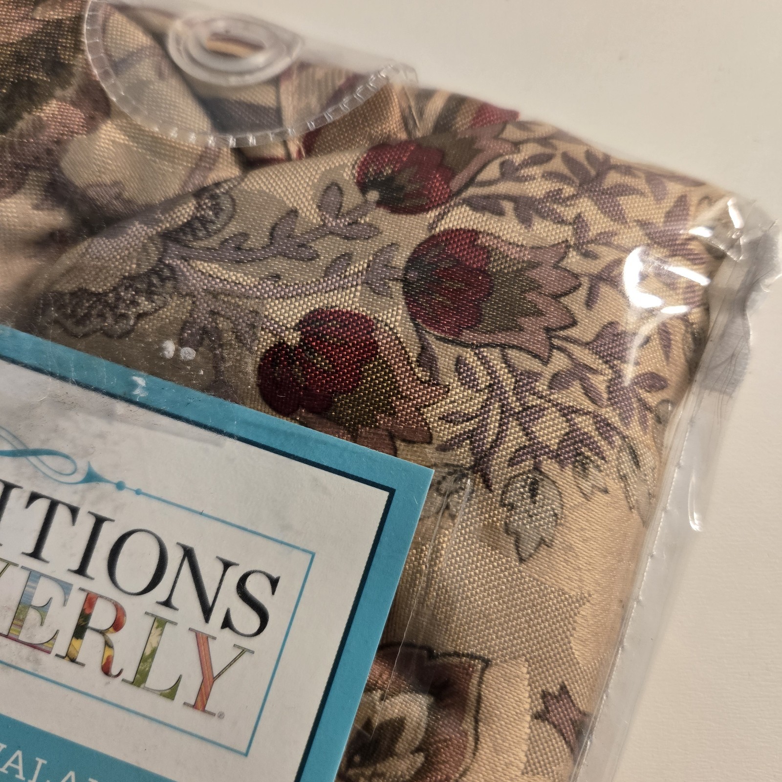 WAVERLY Navarra Floral Pattern Scalloped Window Valance Curtains, 52″ x 16″ NEW