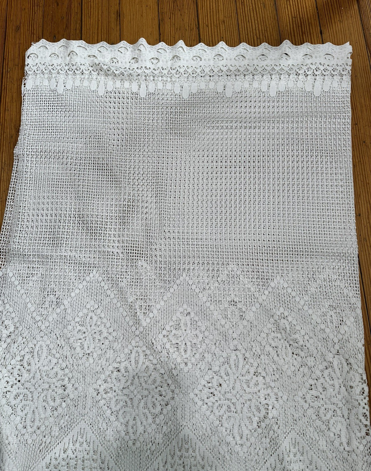 Unbranded White Lace Floral Curtain Panel W. 34in L. 68in