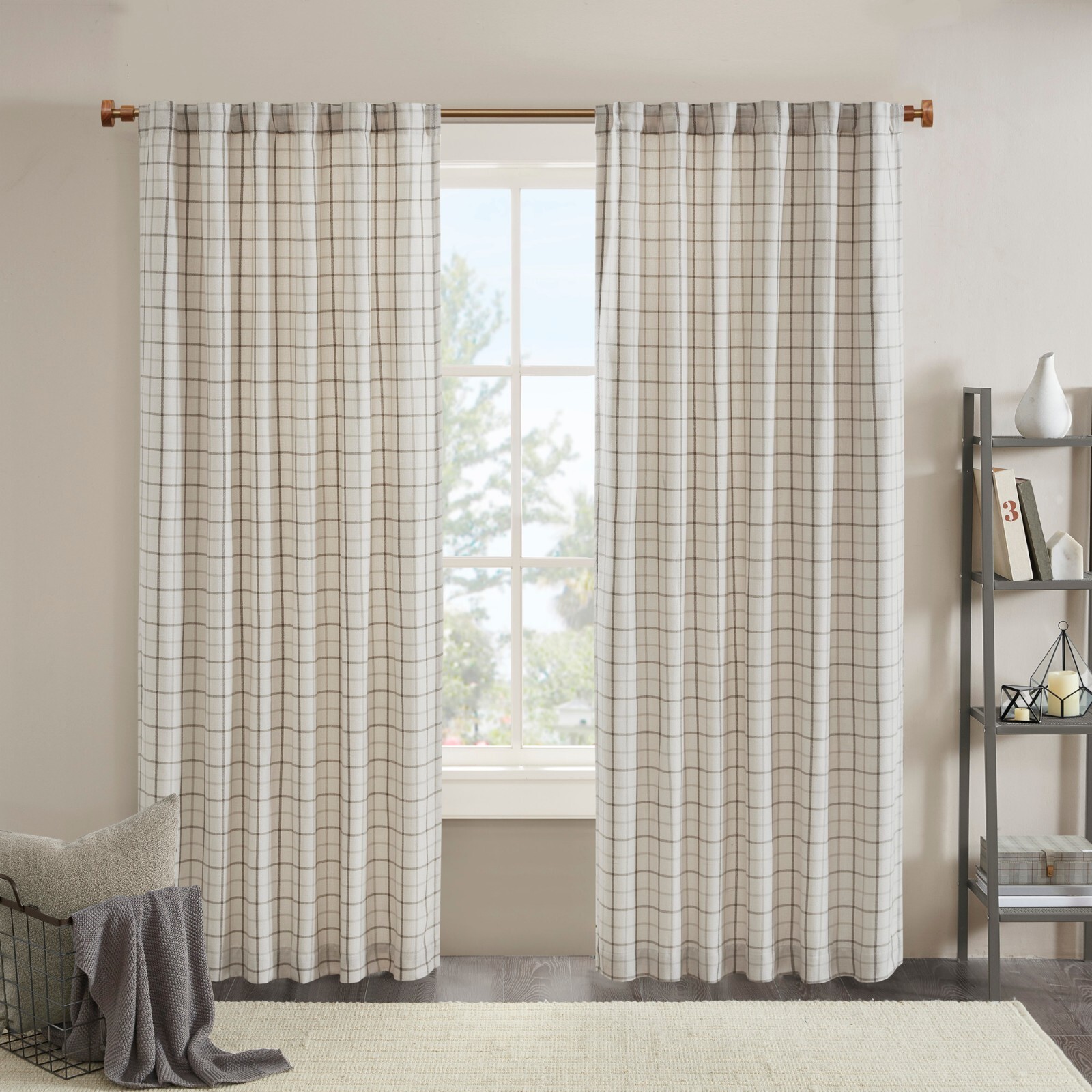 Madison Park Anaheim Plaid Rod Pocket and Back Tab Curtain Panel with Fleece Lin
