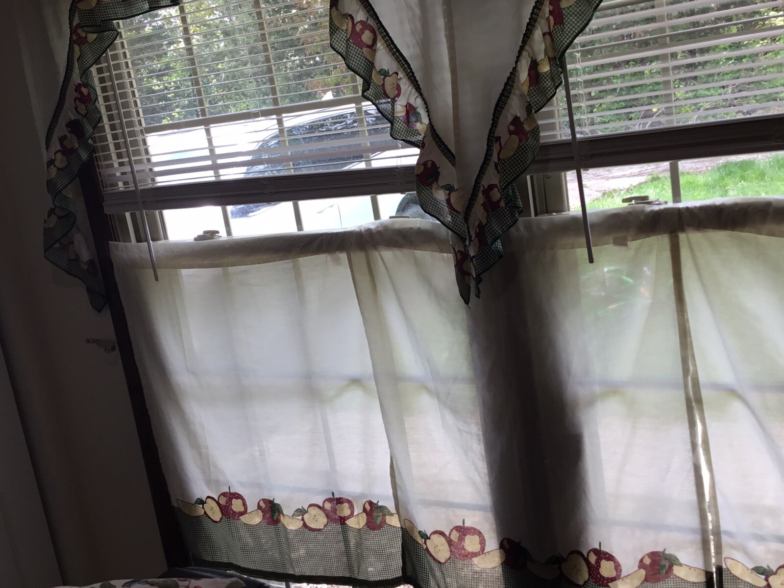 6 Piece Set Apple Curtains – 2 Valance 55×36, 4 Tier 29×36