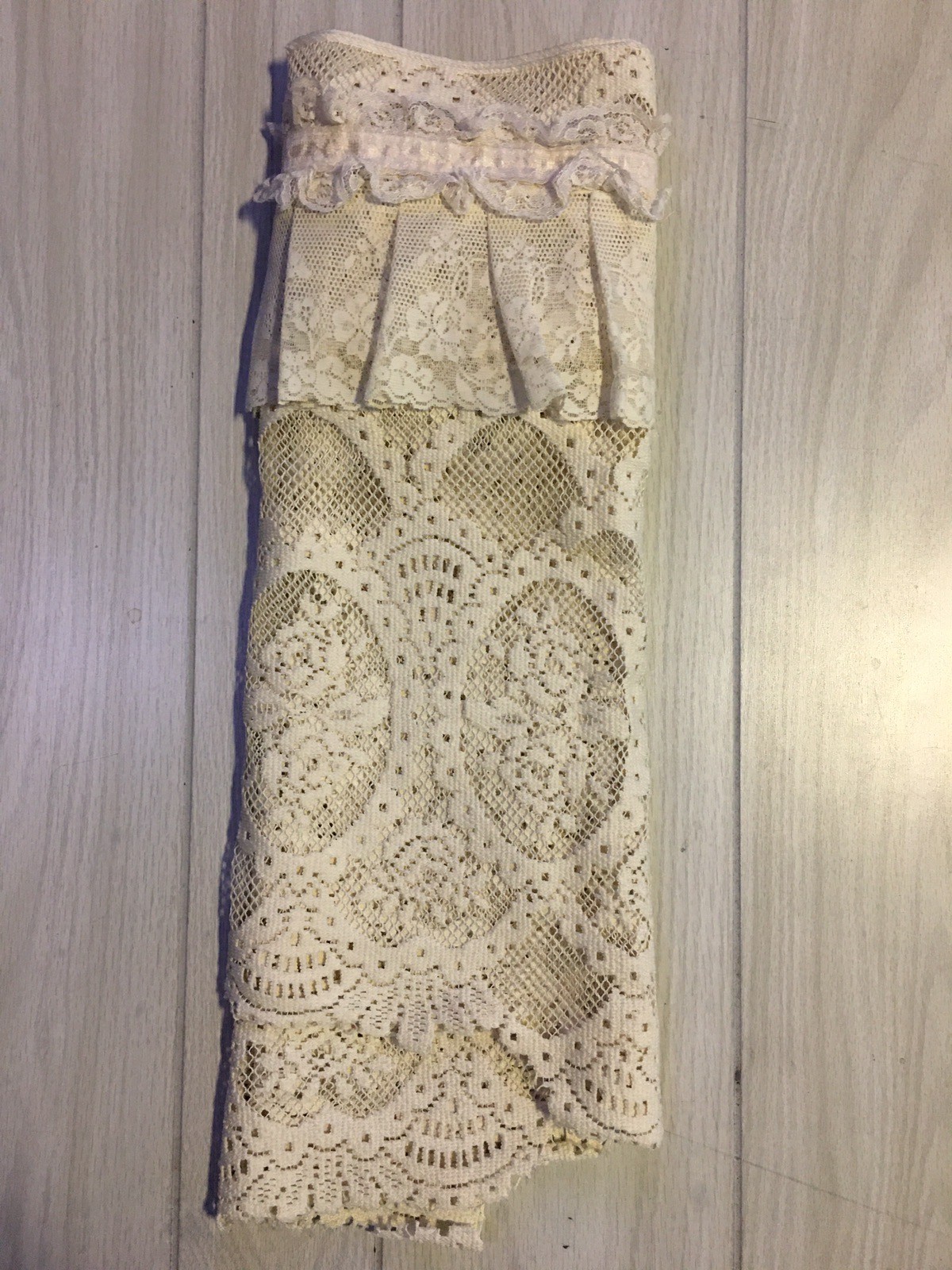 VTG LACE ROSE Curtain Panel-Ruffle Tiered-59 x 23 USA-Country Cottage Core