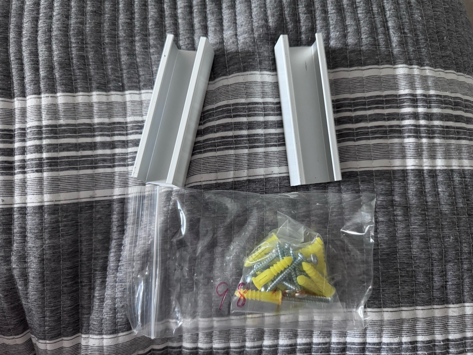 EverTrack – Corner Section for Ceiling Curtain Track – USA Made – 90 Degree Bend