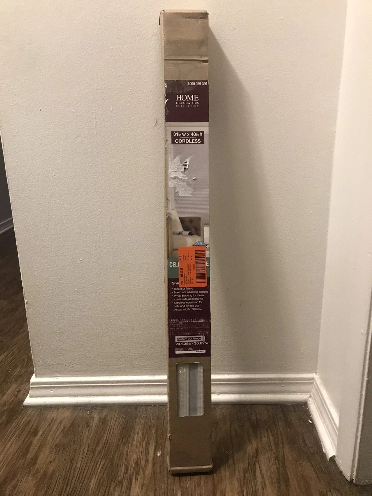 HDC Cordless Blackout Cellular 31″ W x 48″ L Shade in Shadow White, NEW