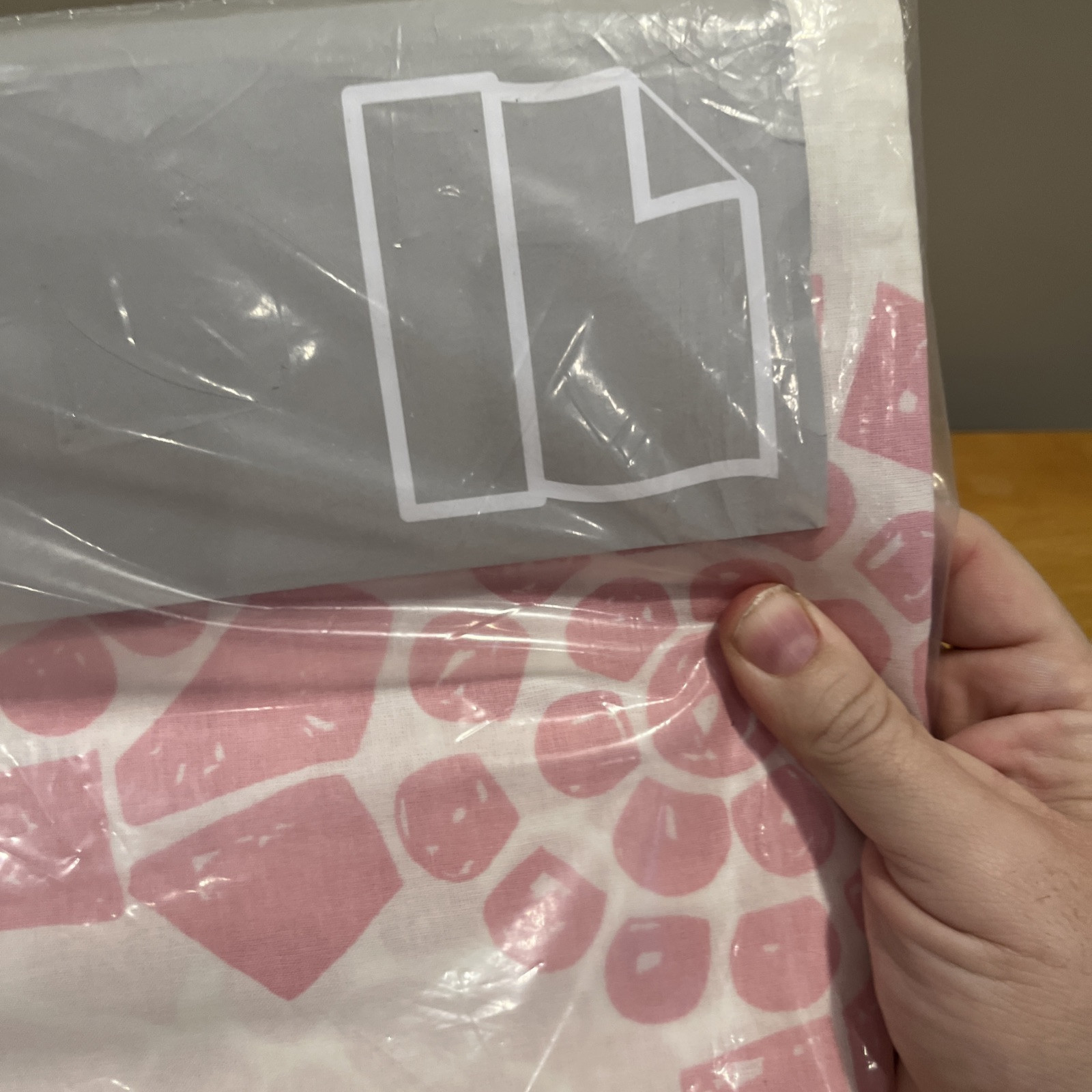 IKEA Curtain Panel Varen Nina Roeraade White Pink 59″ x 118″ Flower Geometric