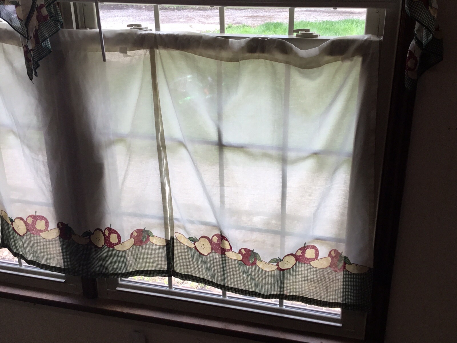 6 Piece Set Apple Curtains – 2 Valance 55×36, 4 Tier 29×36