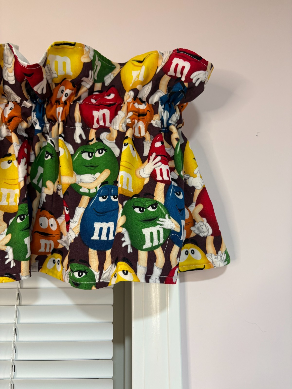 M & M print Cotton Valance