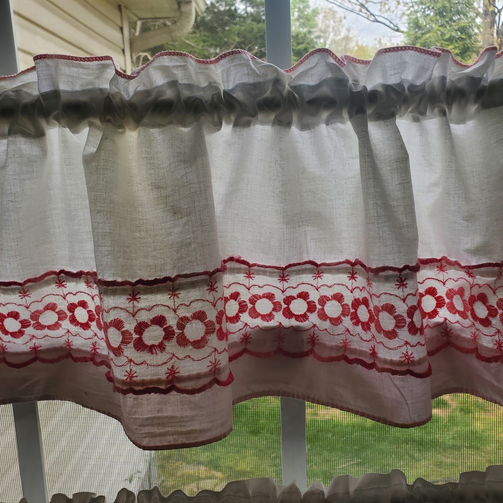 Unbranded Cafe Curtain Set Kitchen White Pink Red Floral Embroidered Excellent