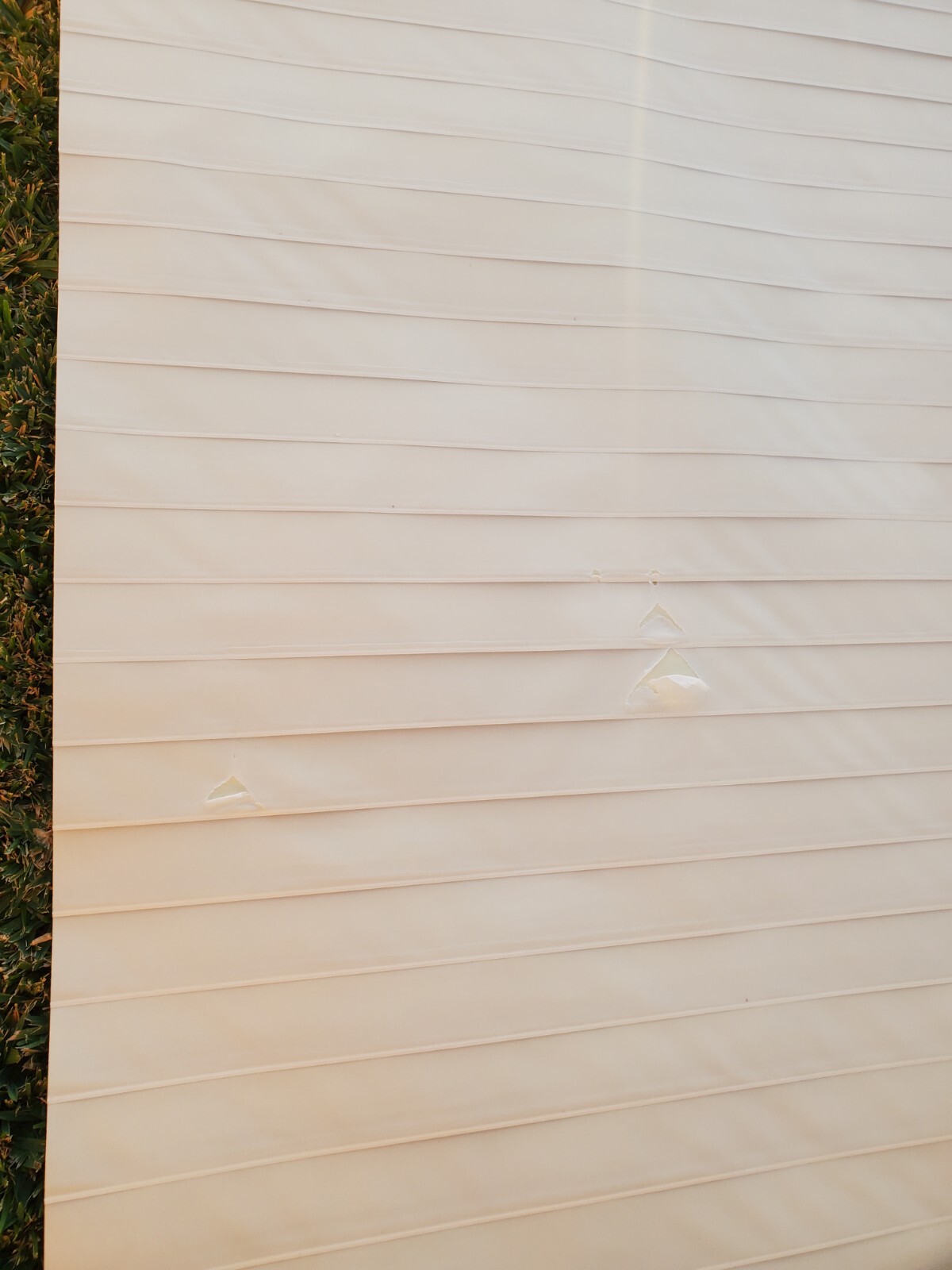 Hunter Douglas silhouette Window Shade 32 inches wide used – with rips