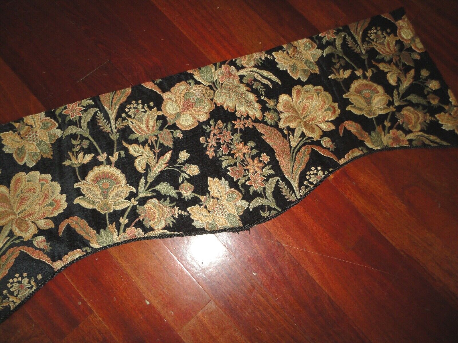 TWILL & BIRCH BLACK TERRACOTTA GOLD FLORAL CHENILLE (1) SCALLOPED VALANCE 18X52