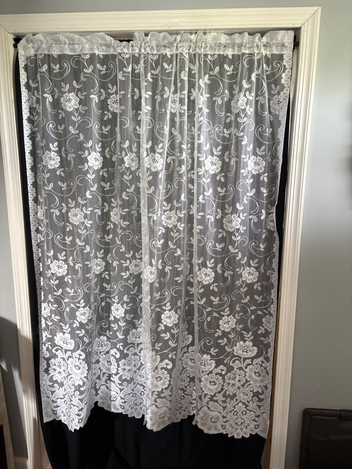 JCPenney Home Collection Floral Lace Curtain Panel 31″ L x 54″ W Cream Sheer