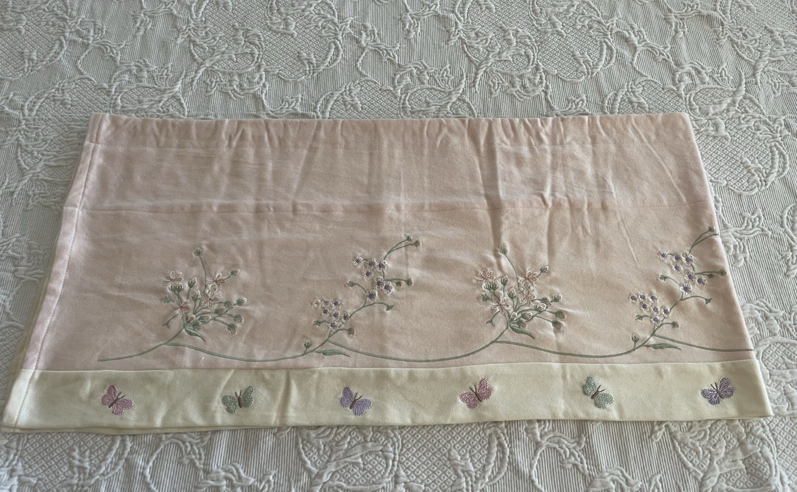 Kids Line Luxury Embroidered Valance Flowers Butterfly Pink Nursery Girl 60×15