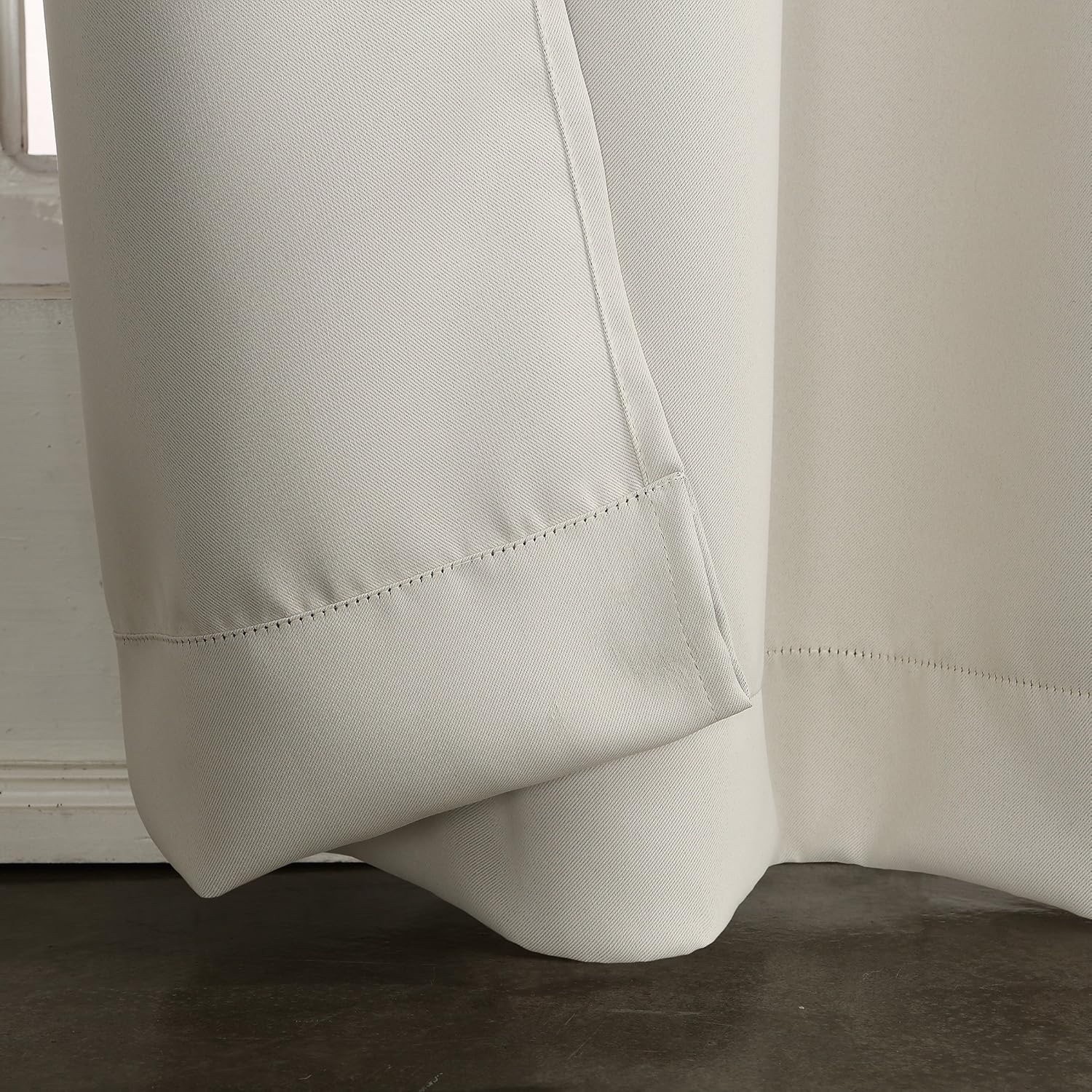 Sun Zero Lichtenberg blackout curtain panel grommets 40 x 54in Pearl polyester