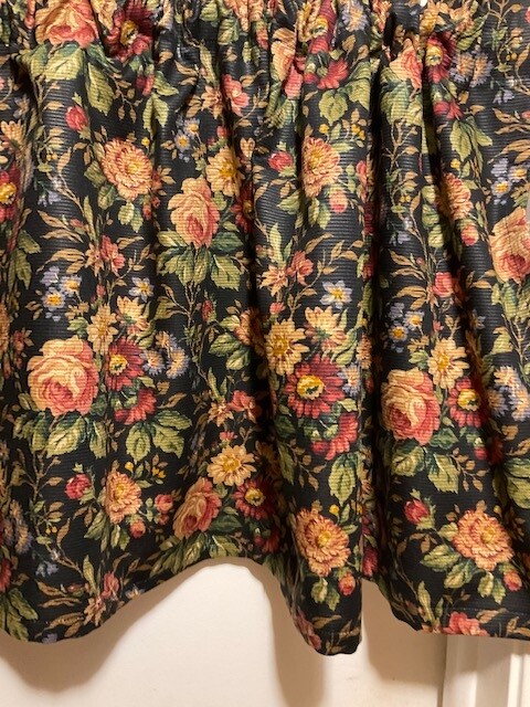 Handmade Floral Valance, 52 X 15 INCHES