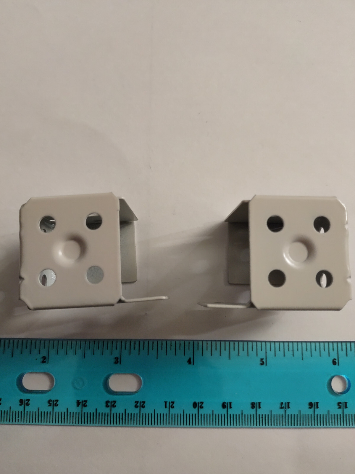 1″ Mini Blind Bracket: Metal (Box Style)