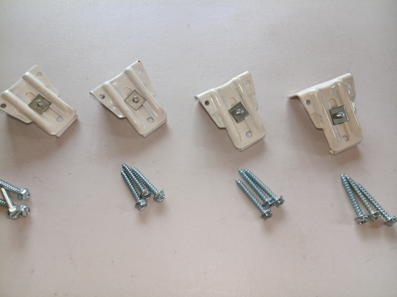 Vtg Kirsch superfine traverse rod (4) support brackets 3576.025 & screws. 514