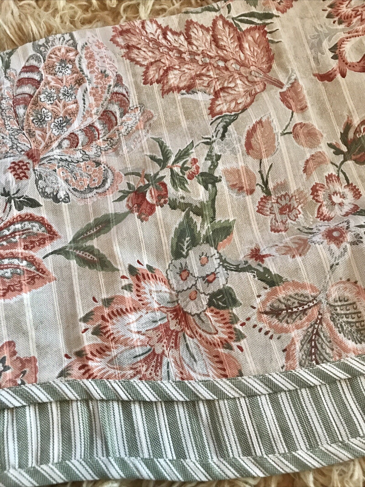 Traditions By Waverly FLORAL MEDALLION Orange Brown Valance 50”x17” (1) Wavy