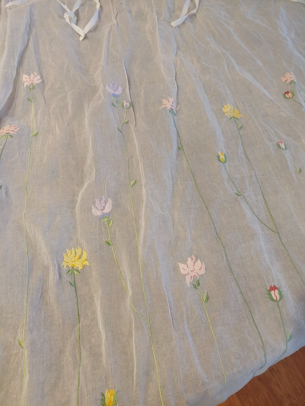 1 Pottery Barn Growing Flowers Organdy Cotton Sheer Tie Top Window Panel 44×63