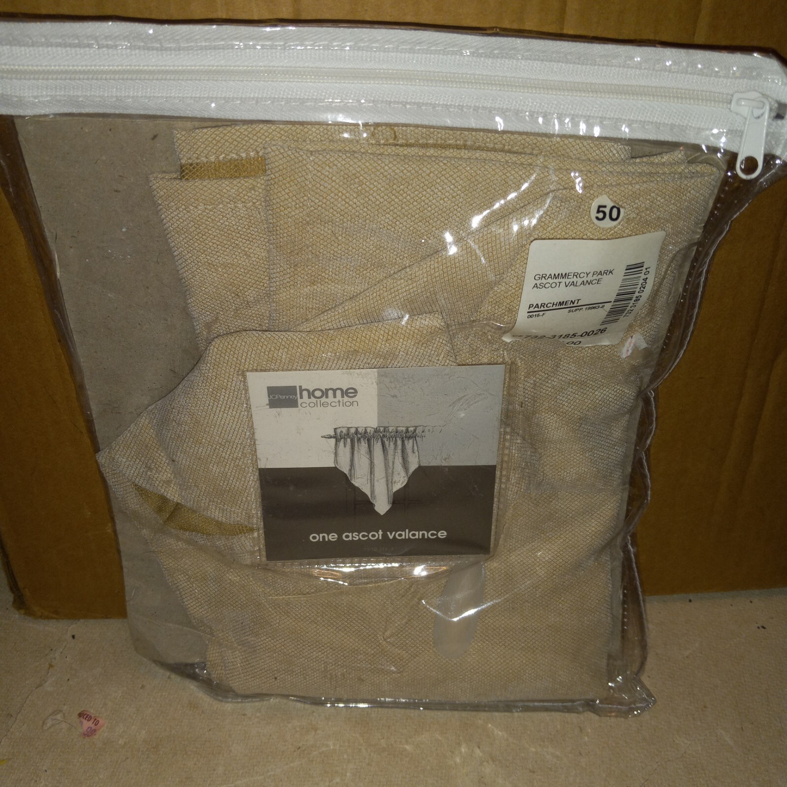 JcPenney Home Collection Grammercy Park Ascot Valance Beige Parchment 40″x 21″