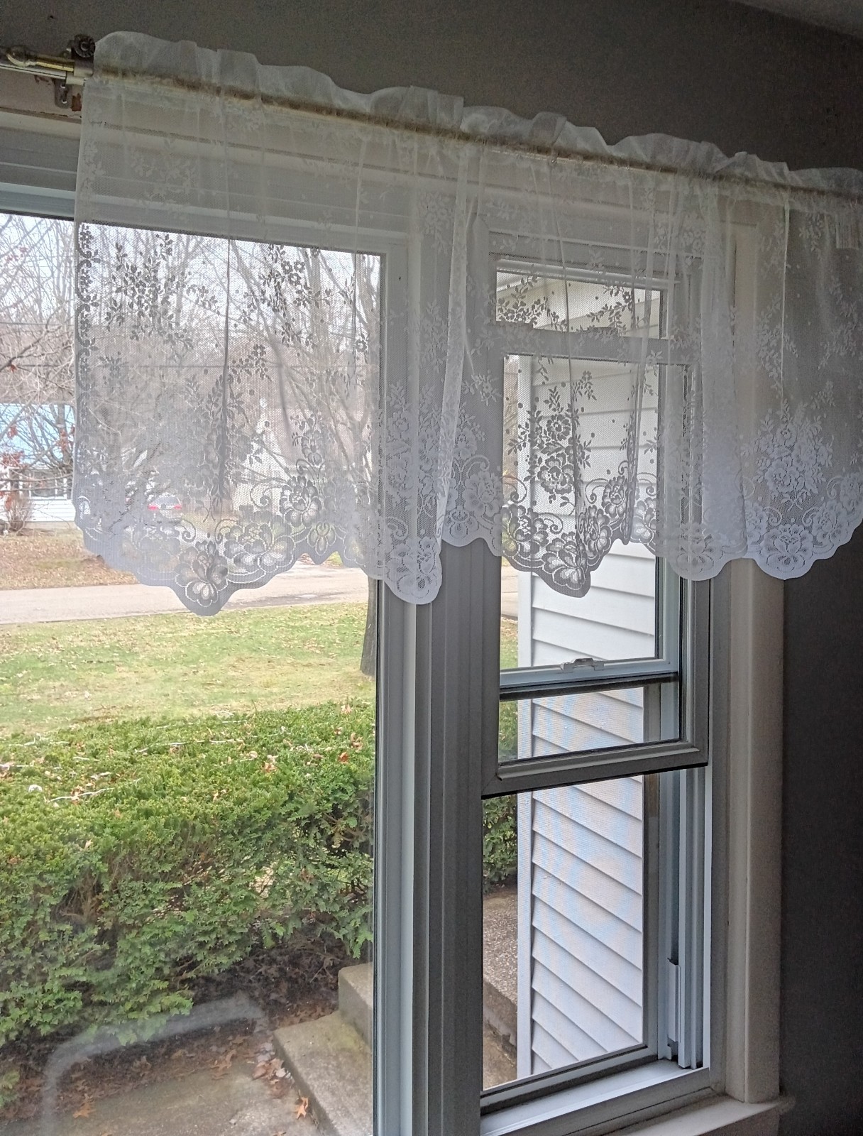 Lace Window Valance White Scalloped Roses 56″ X 21.5″