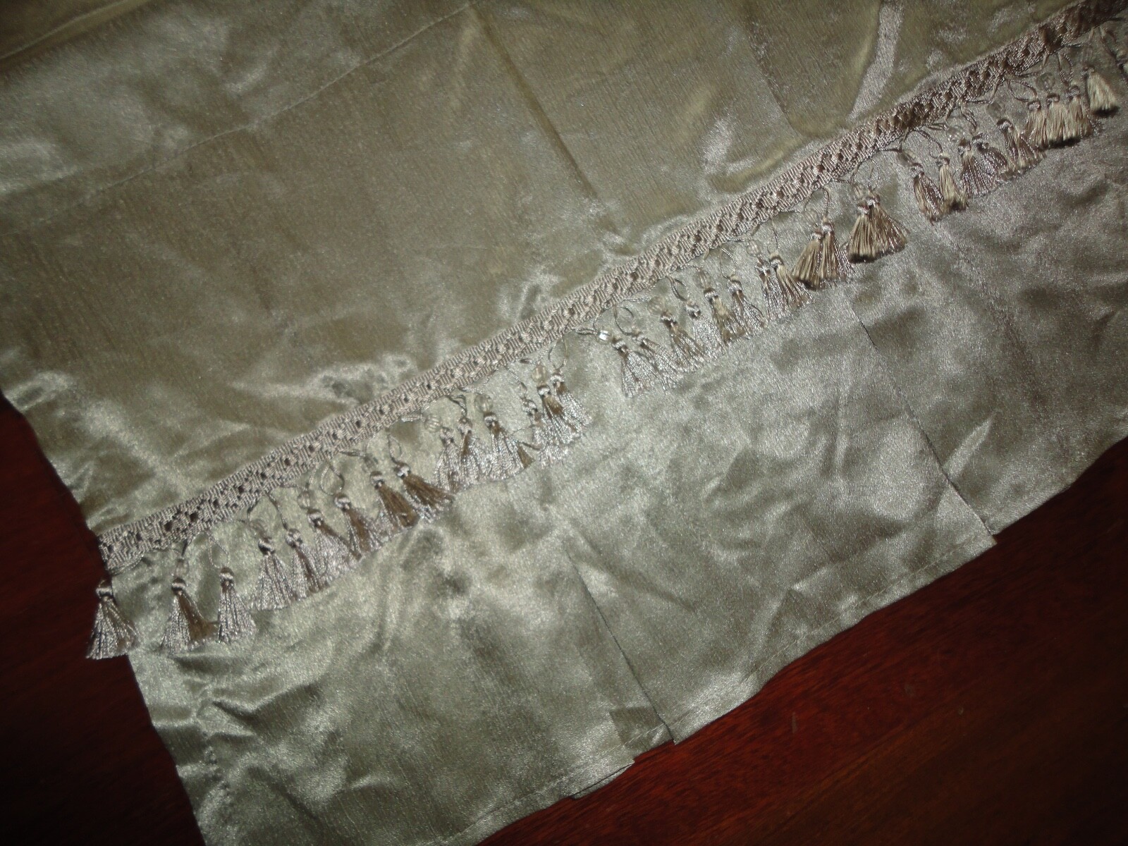 CHRIS MADDEN GREEN PLEATED SATIN FRINGED (1) VALANCE 55 X 22 100% POLY