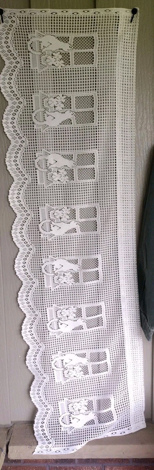 VTG Lace Ivory Valance Curtain Sitting Kitty Cat 56“ x 16.5” Cottagecore