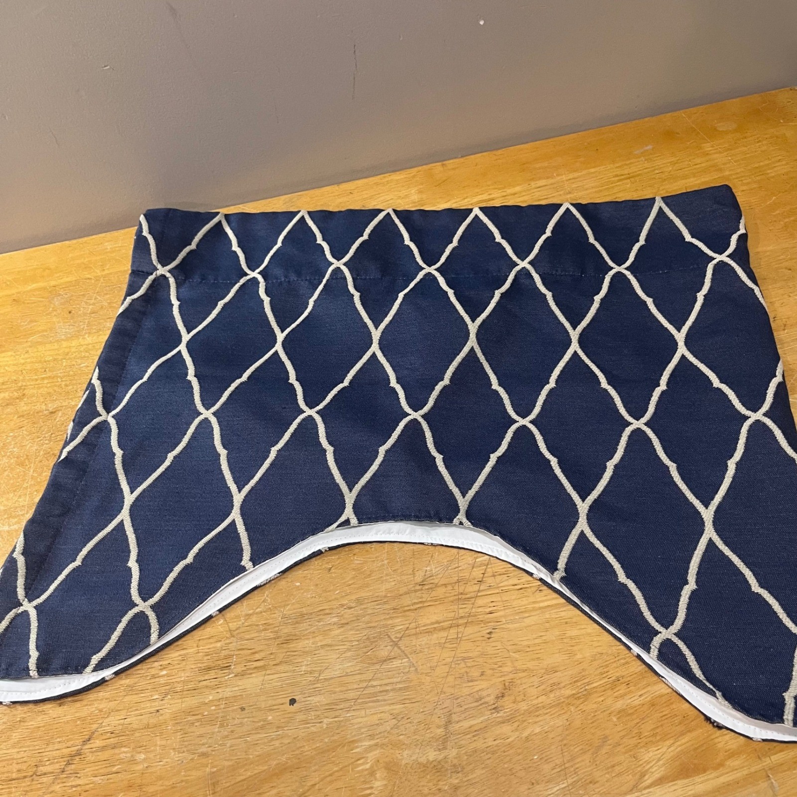 JCPenney Home Navy Blue White Trellis Scalloped Valance 48×21 Rod Pocket Lined