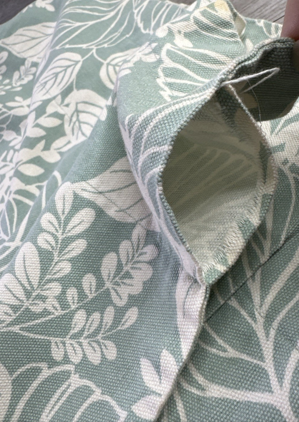 Handmade Valance Rod Pocket Light Green & Ivory Leaves 22 ”W x 64 ” L