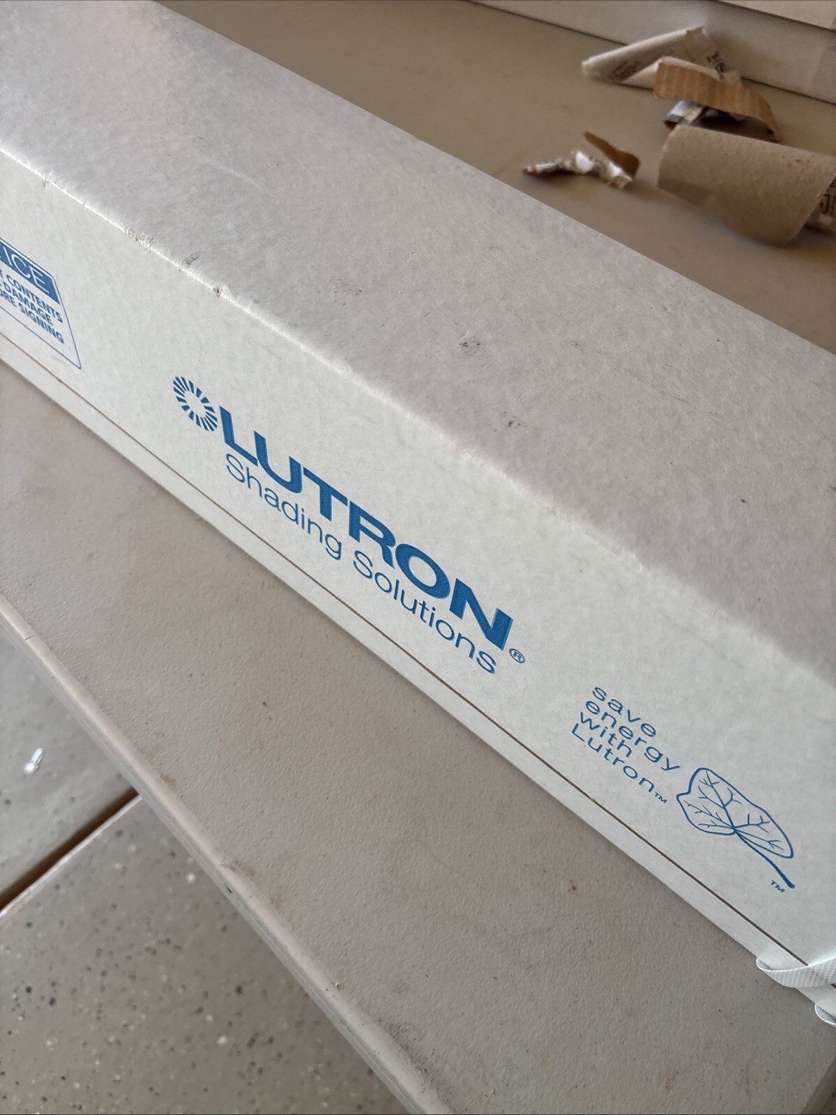 Lutron Sivoia QS Triathlon Roller Shade – Size 81 1/2 / 30 – Fabric White