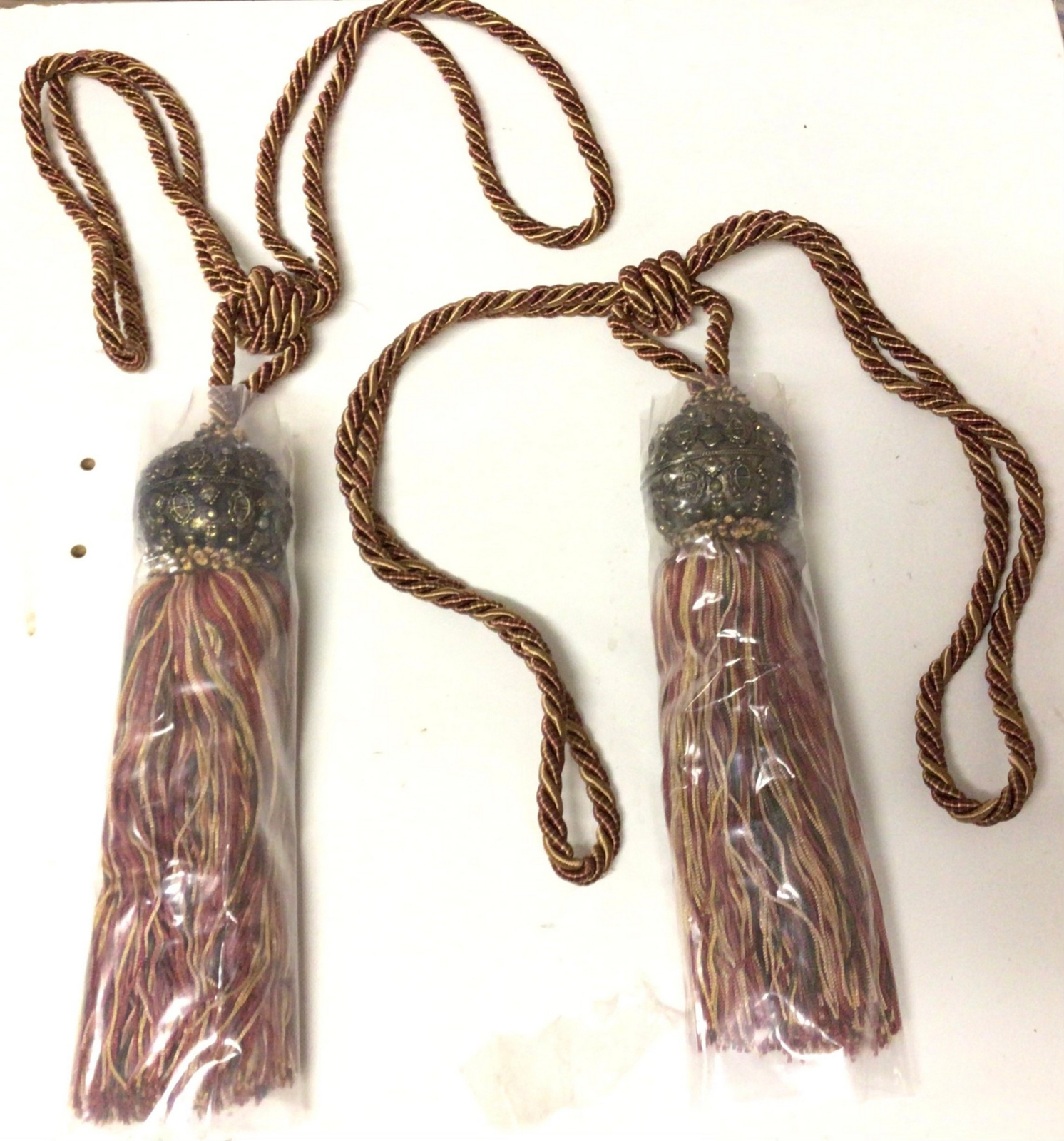 RJ08 2 Burgundy Gold Green 30″ Curtain Tieback 10″ Tassels