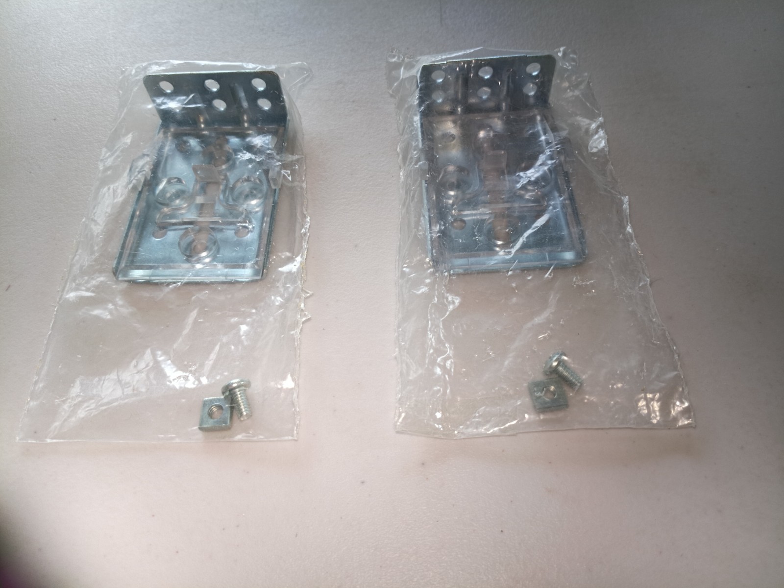 Vintage Graber/Bali cellular shade adjustable metal mounting brackets. 509