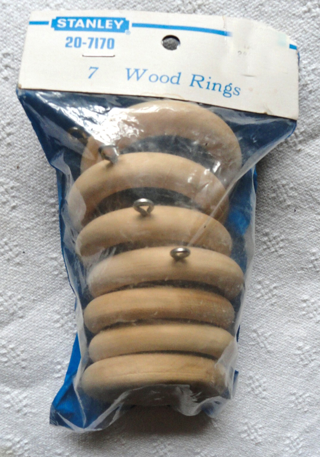 VTG NIB STANLEY 20-7170 Pkg 7 Wood Drapery Curtain Rings Inside Diam 1-3/4″ USA