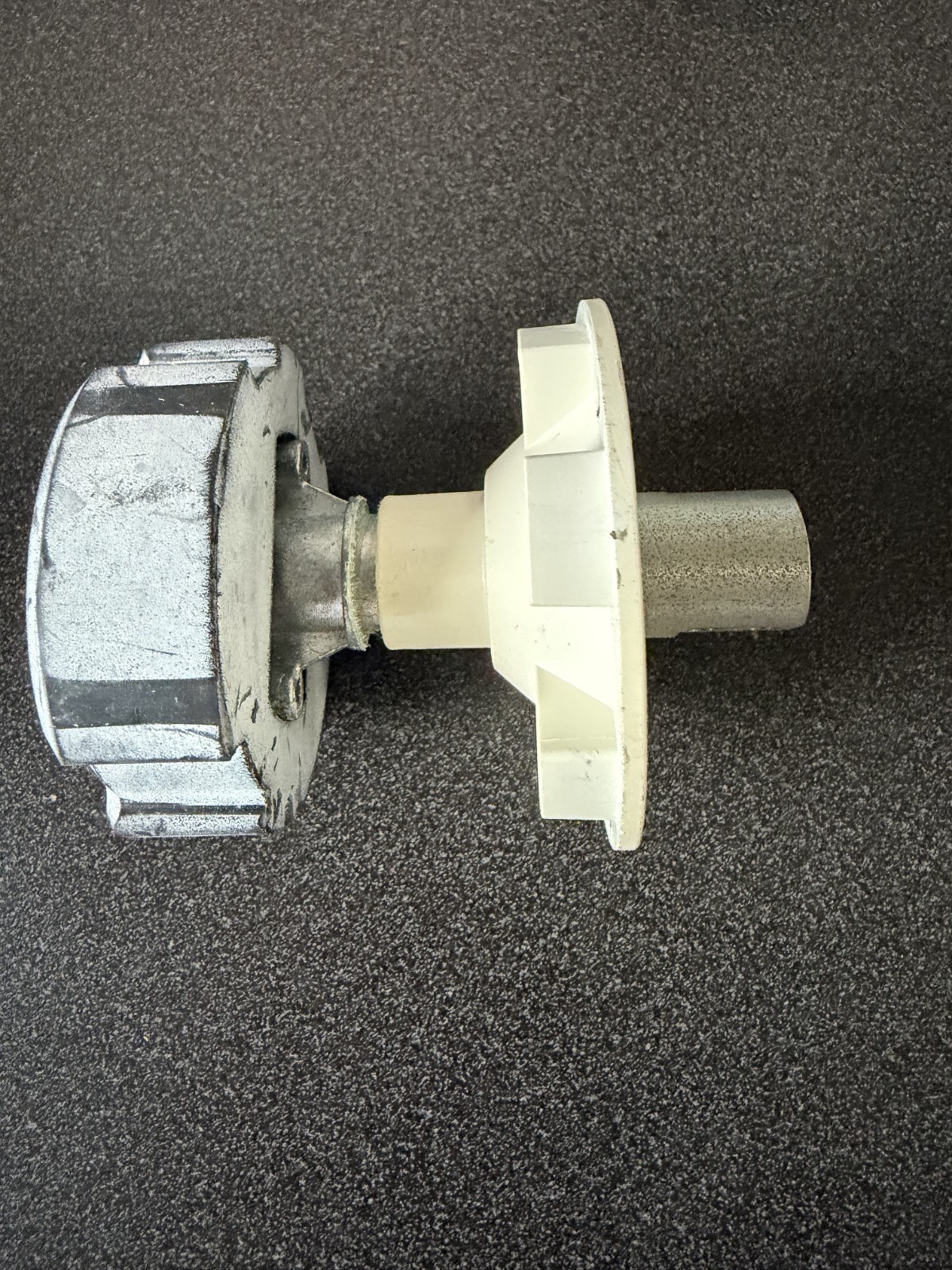 Lutron coupled roller system