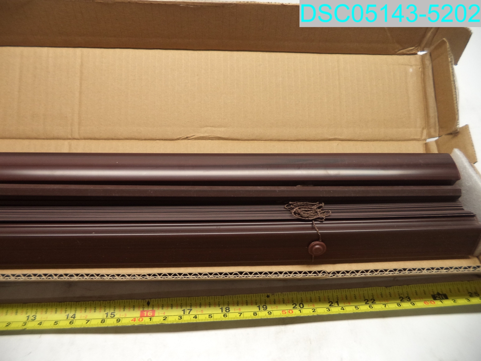 04MP3200600 CALYX INTERIORS Vinyl Mini Blinds Cordless 1″ Slat 20″ W x 60″ H