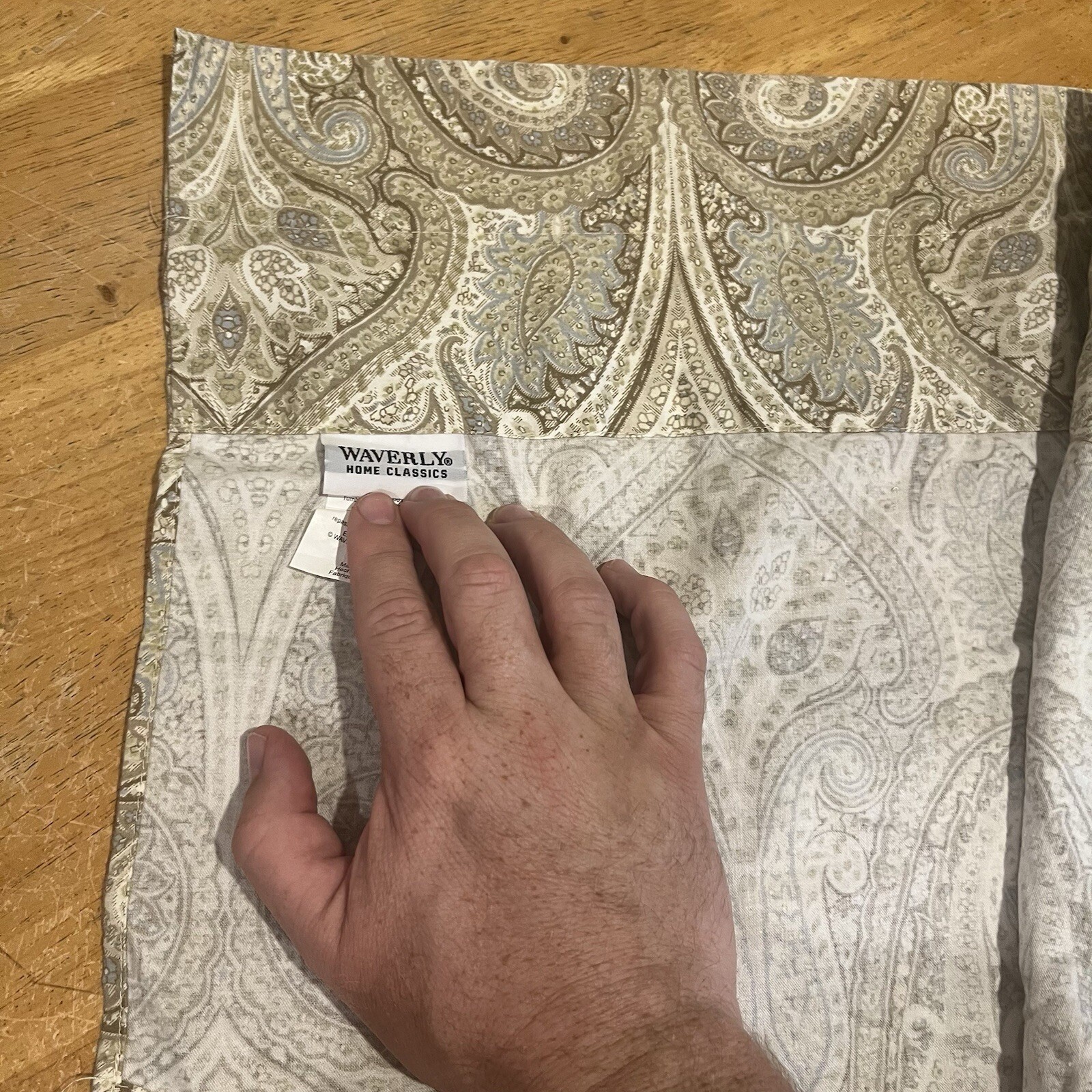 Waverly Cashmere Pearl Ascot Valance 50″Wx26″L Shades Of Brown Paisley
