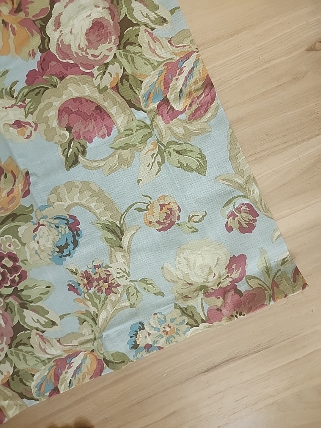 1 Panel Waverly Spring Bling Vapor 100% Cotton Tier 52×36 Inches. New