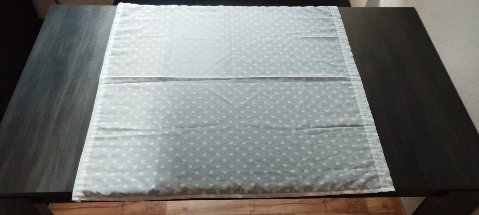 Curtain with polka dot pattern in white 97×94 cm