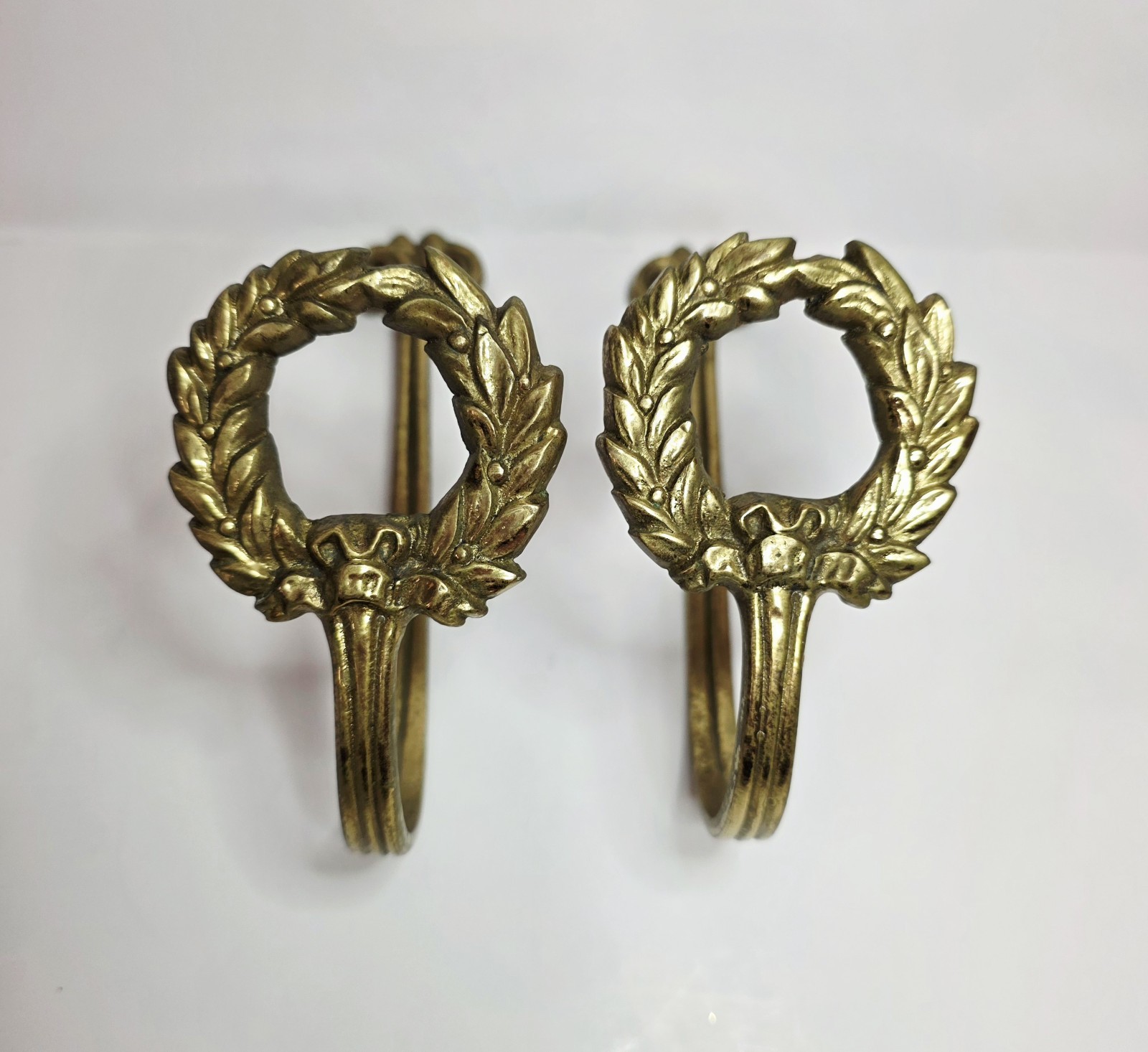 Vintage Gilded Brass Art Deco Laurel Wreath Set of 2 Curtain Tiebacks Holders