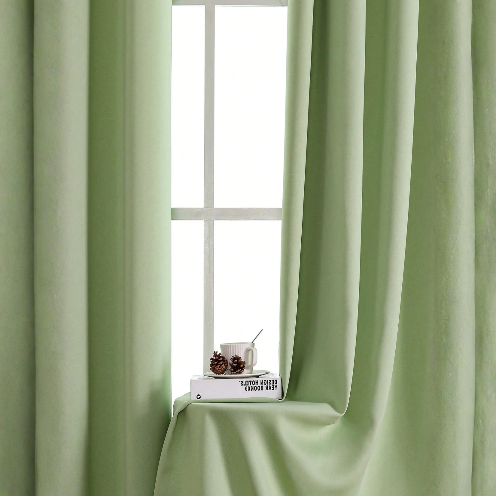 Blackout Curtains UV-Blocking Thermal Insulated Living Room Curtain Window Drape