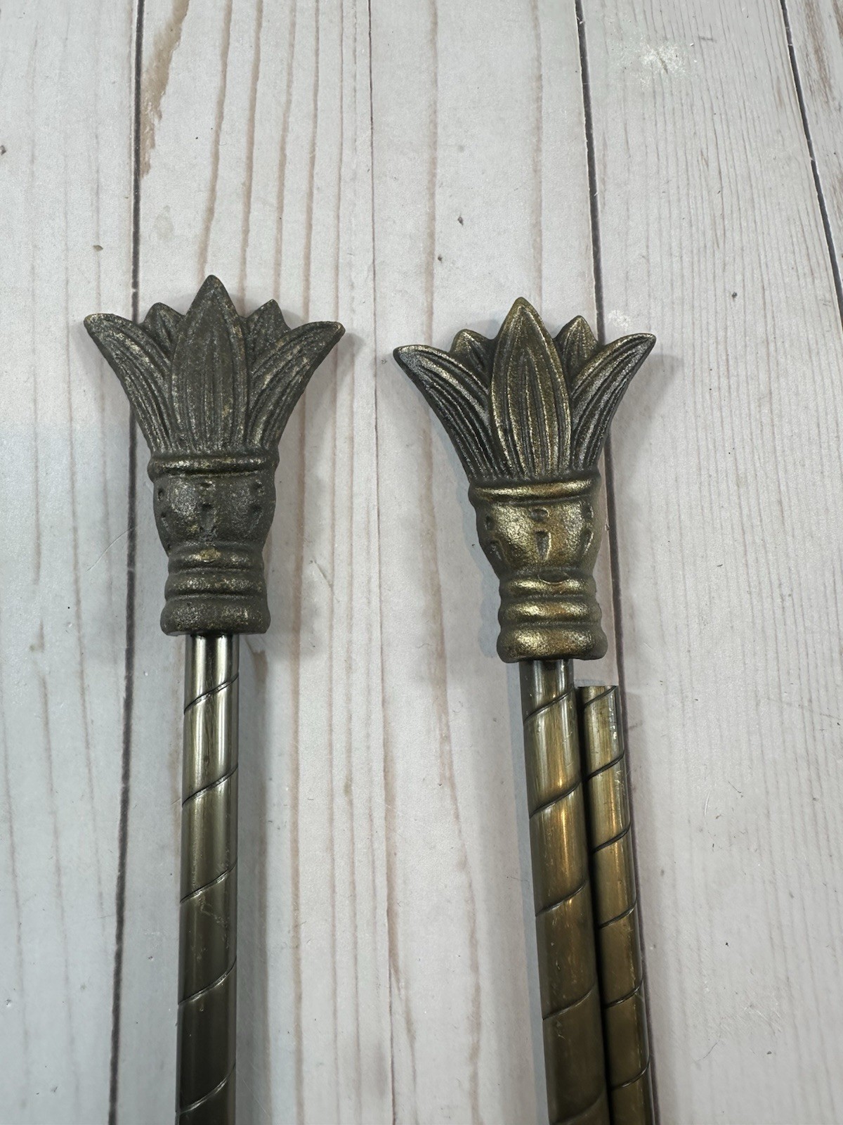 2 Design Toscano Curtain Rods, Aged Brass, Lotus Finials, New Open Box