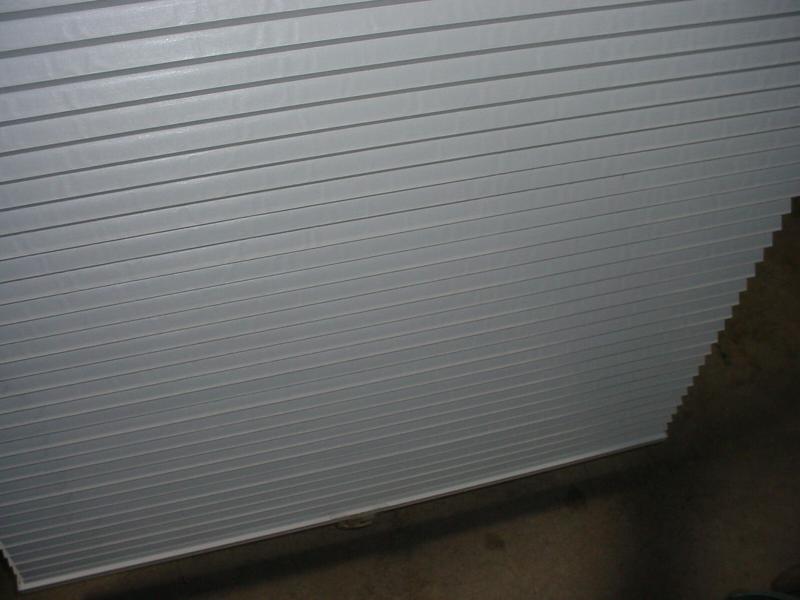 HIGH QUALITY White Cordless Light Filtering 2 in. Pleated Shade Multiple sizes