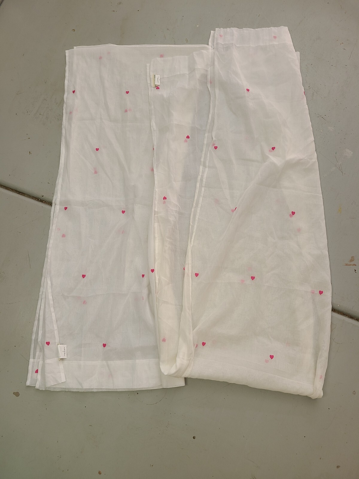 Pottery Barn Kids “Embroidered Pink Hearts” Sheer Drapery Panels 44″ X 96″ – 2