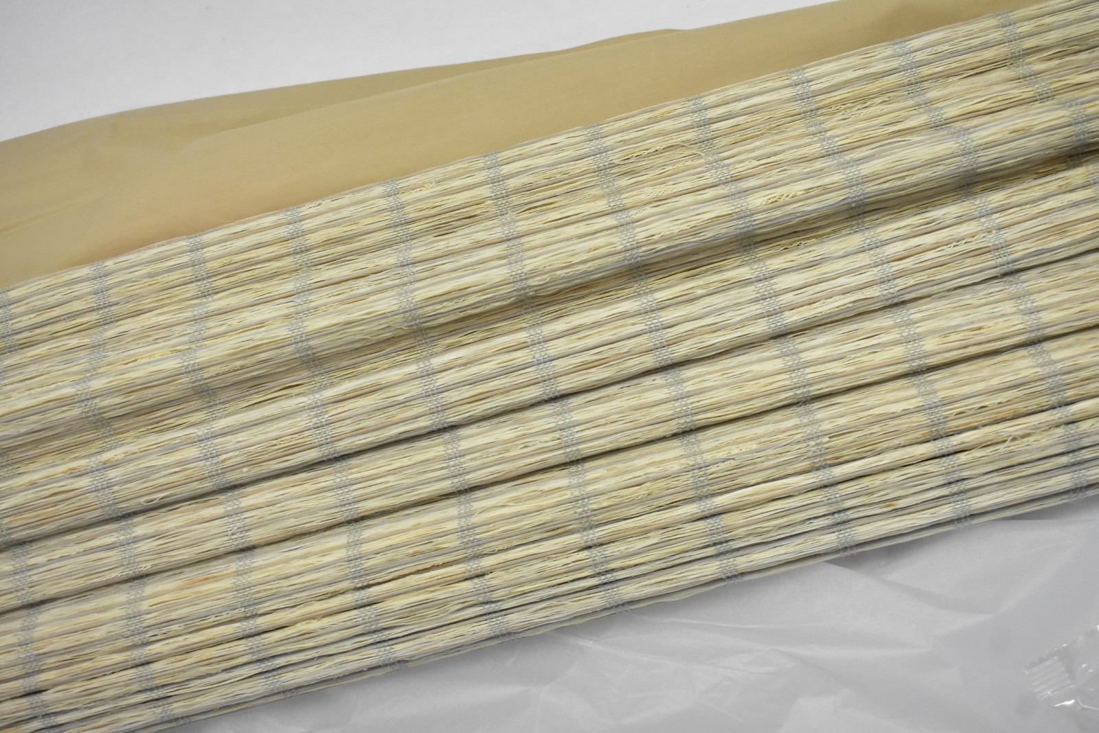 Pro Design Natural Shades 34-3/8″ W x 70-1/4″ L Cordless Pull Down Straw