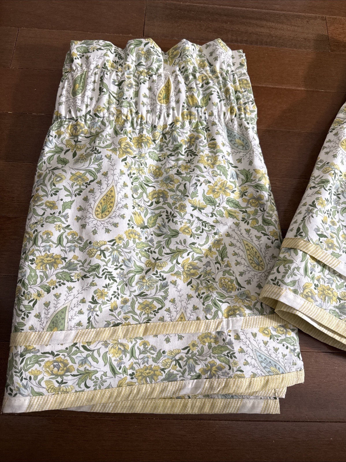 Waverly Paisley Verveine Cottage Green Floral Valances Set Of 2 50×18” Each