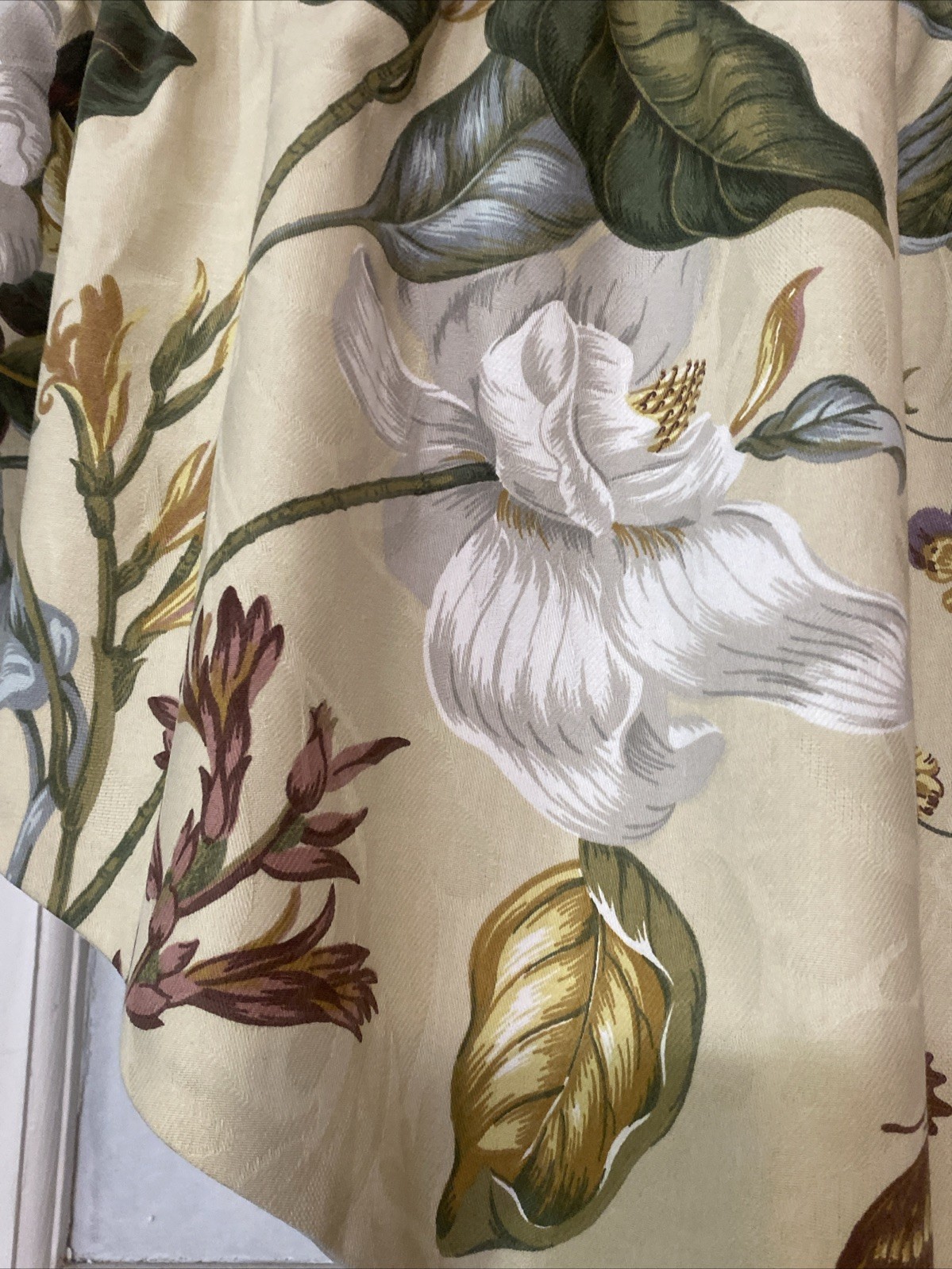 Waverly Williamsburg Magnolia Dogwood Valance Ascot w Tassel 52″ x 23″pair