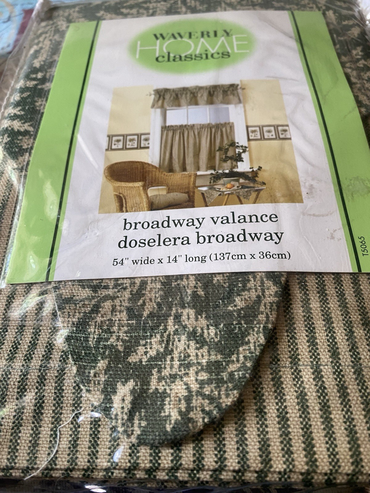Waverly Vintage Fernwood Home Classics Broadway Valance New