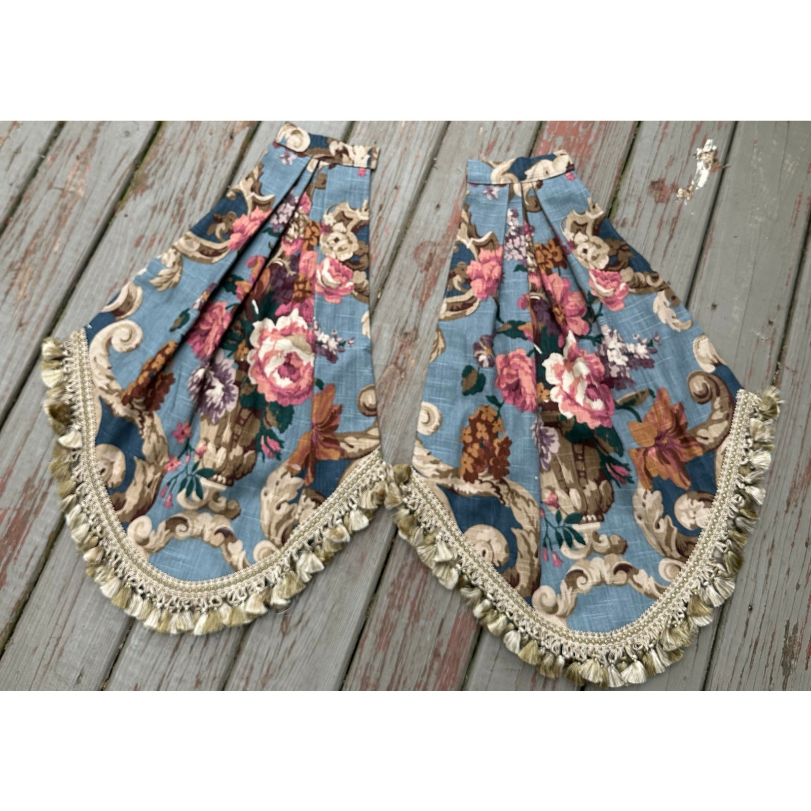 Pair of vintage custom-made balances, luxury, blue tassel, small windows