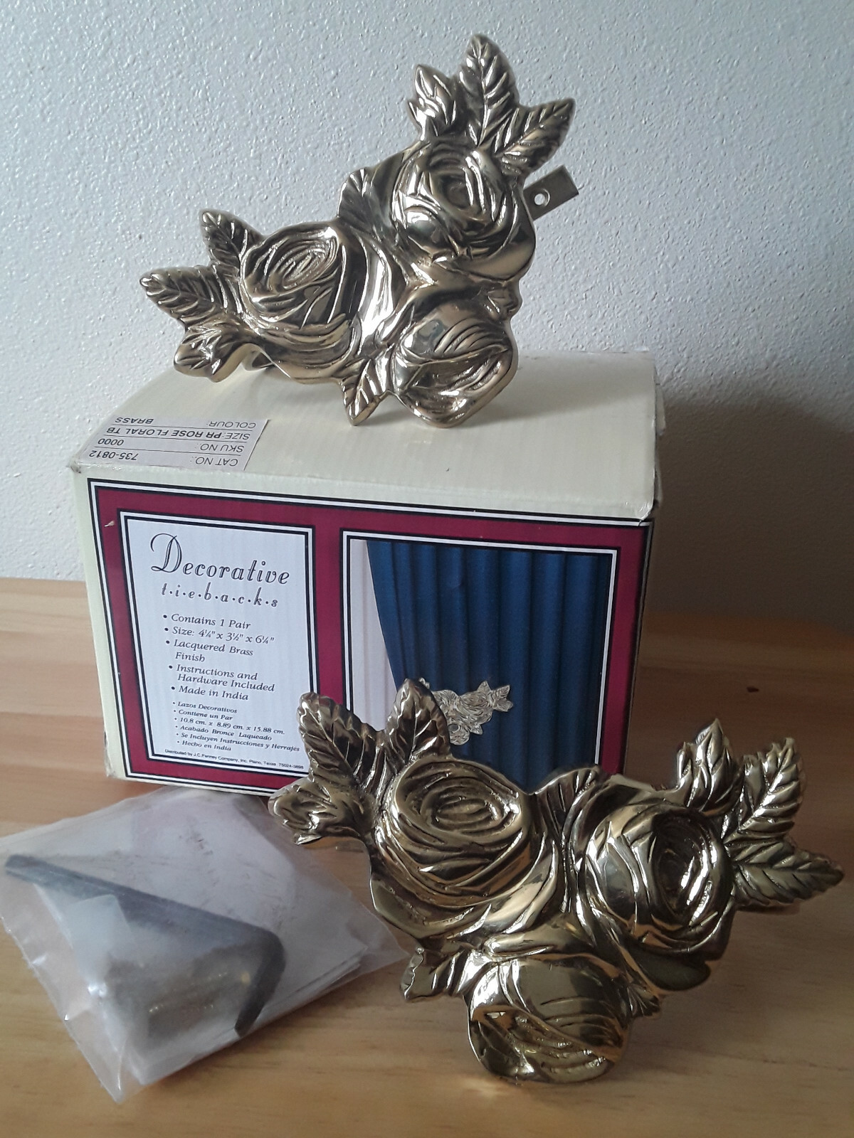 2 Vintage Rose Decor Curtain Tiebacks Size 4 1/4 x 3 1/2 x 6 1/4 Lacqured Brass