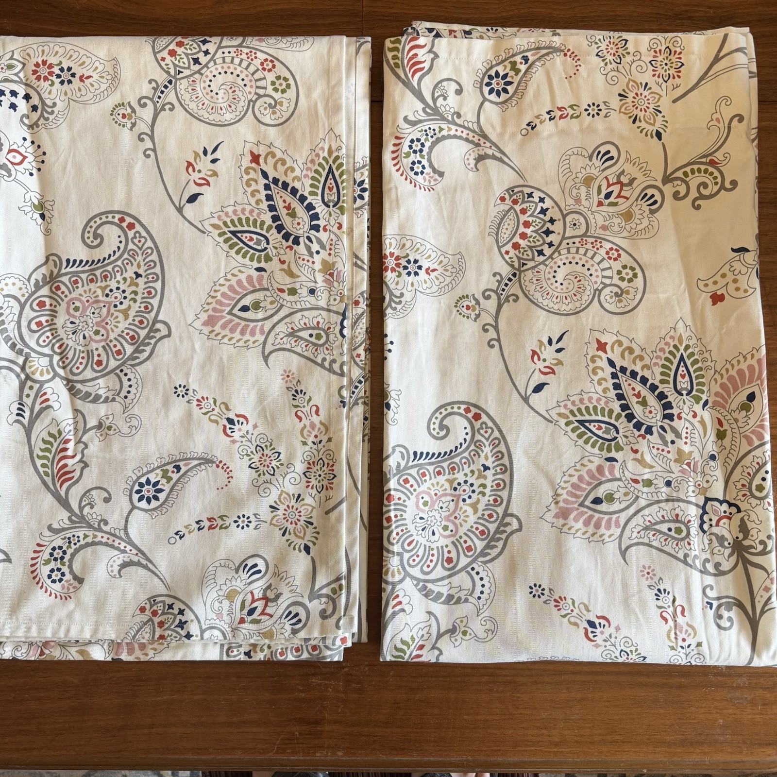 Ikea PUSSMUN Curtains 2 Panels 1 pair 57×98 White/Multicolor Paisley 405.736.38